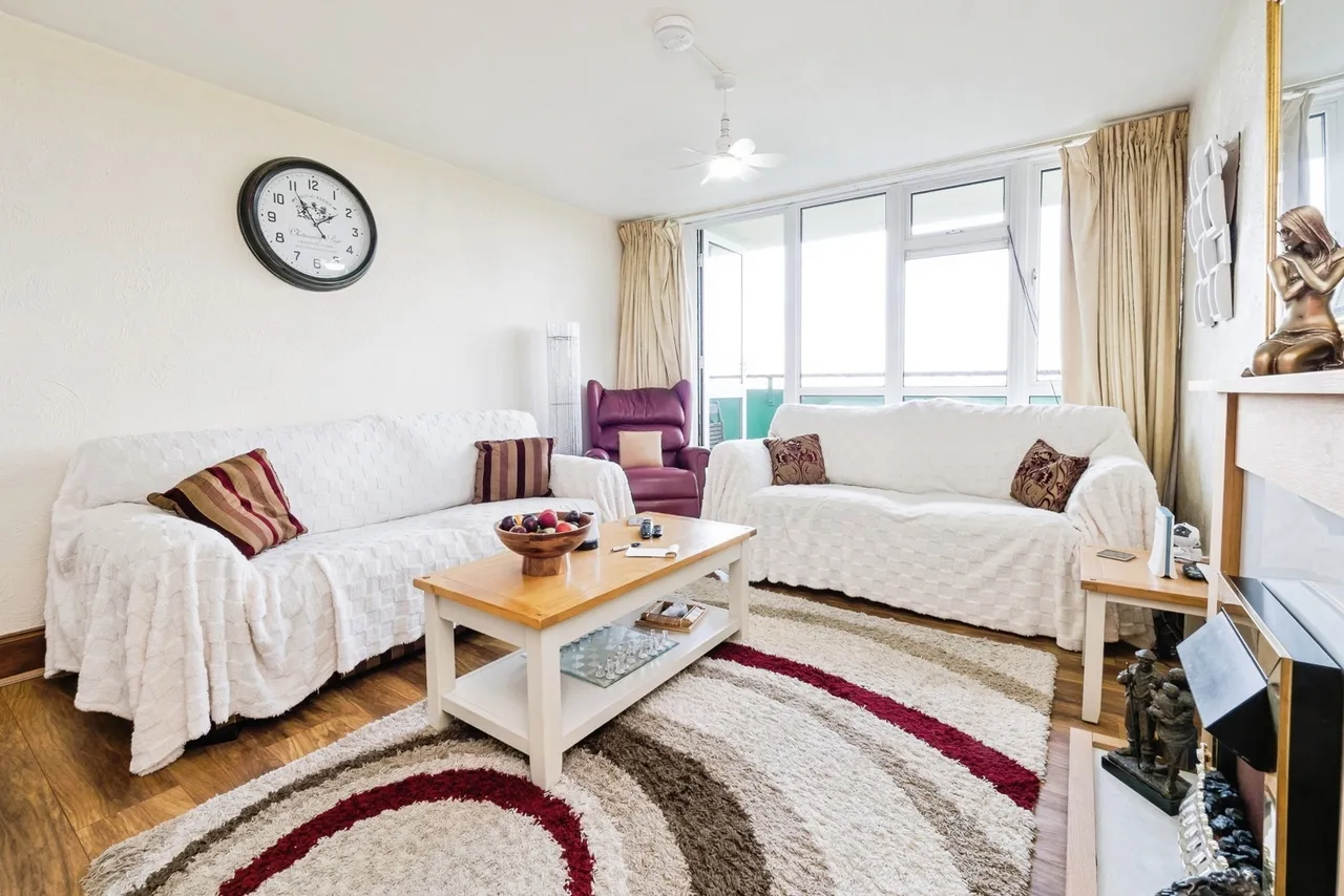 Sunrise Avenue, Hornchurch, RM12, photo 7