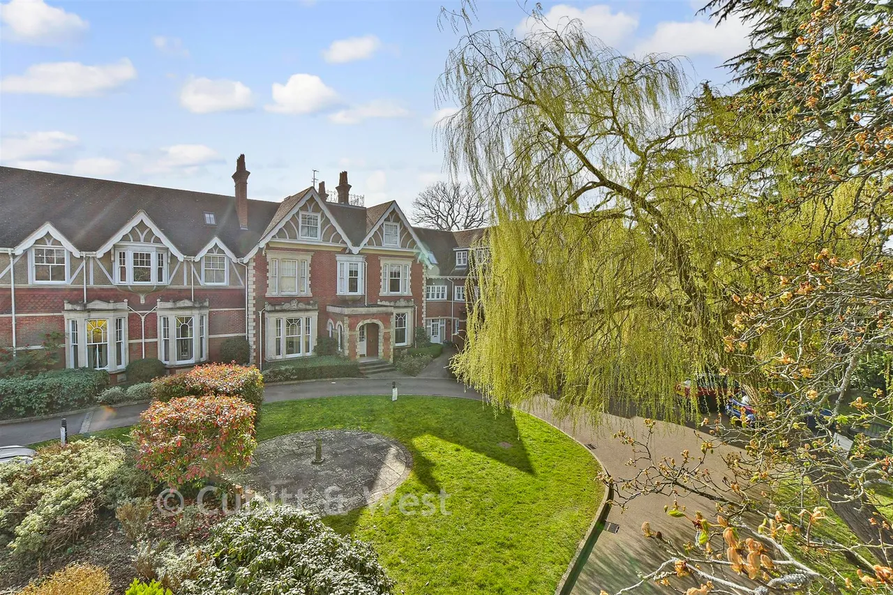 Massetts Road, Horley, RH6, photo 4