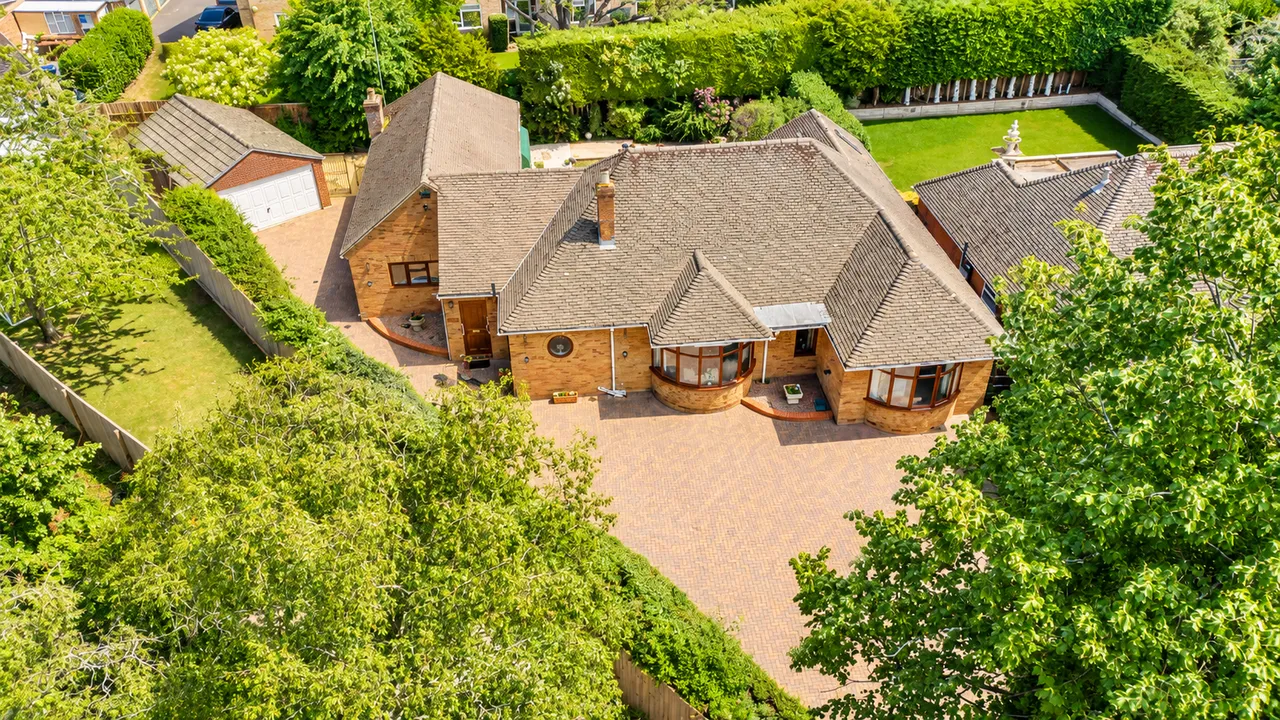 4 bed house for sale, Lansdown Close, Cheltenham, GL51