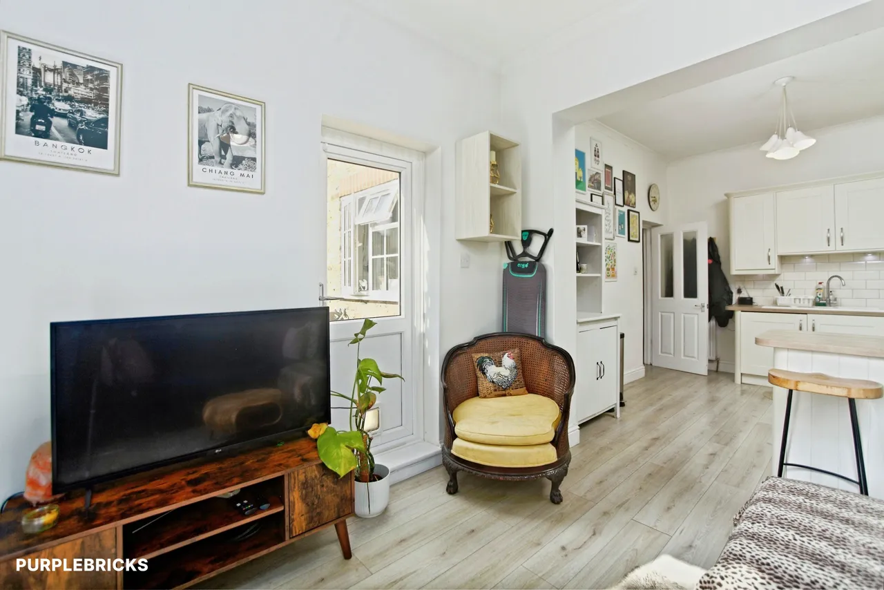 Graham Avenue, Mitcham, CR4, photo 6