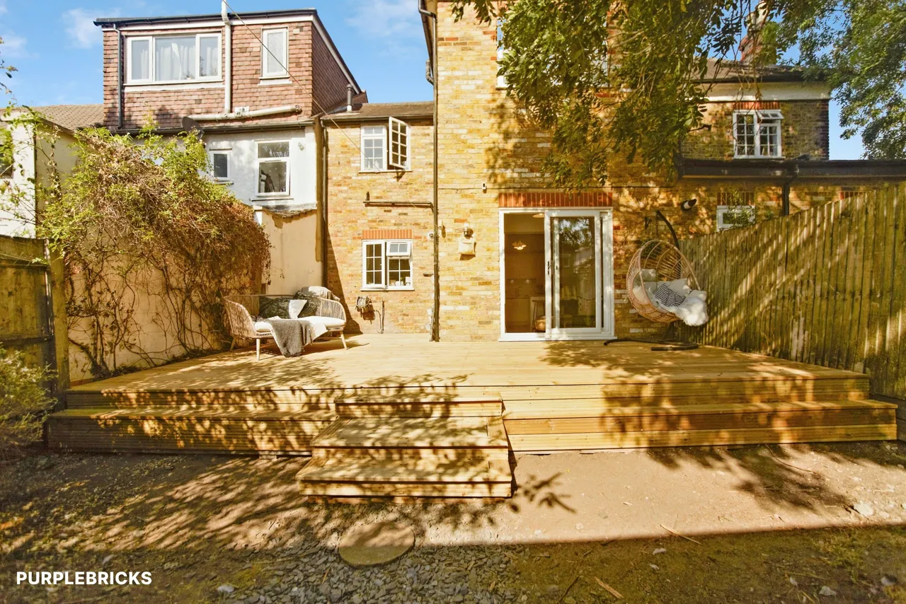 2 bed flat for sale, Graham Avenue, Mitcham, CR4