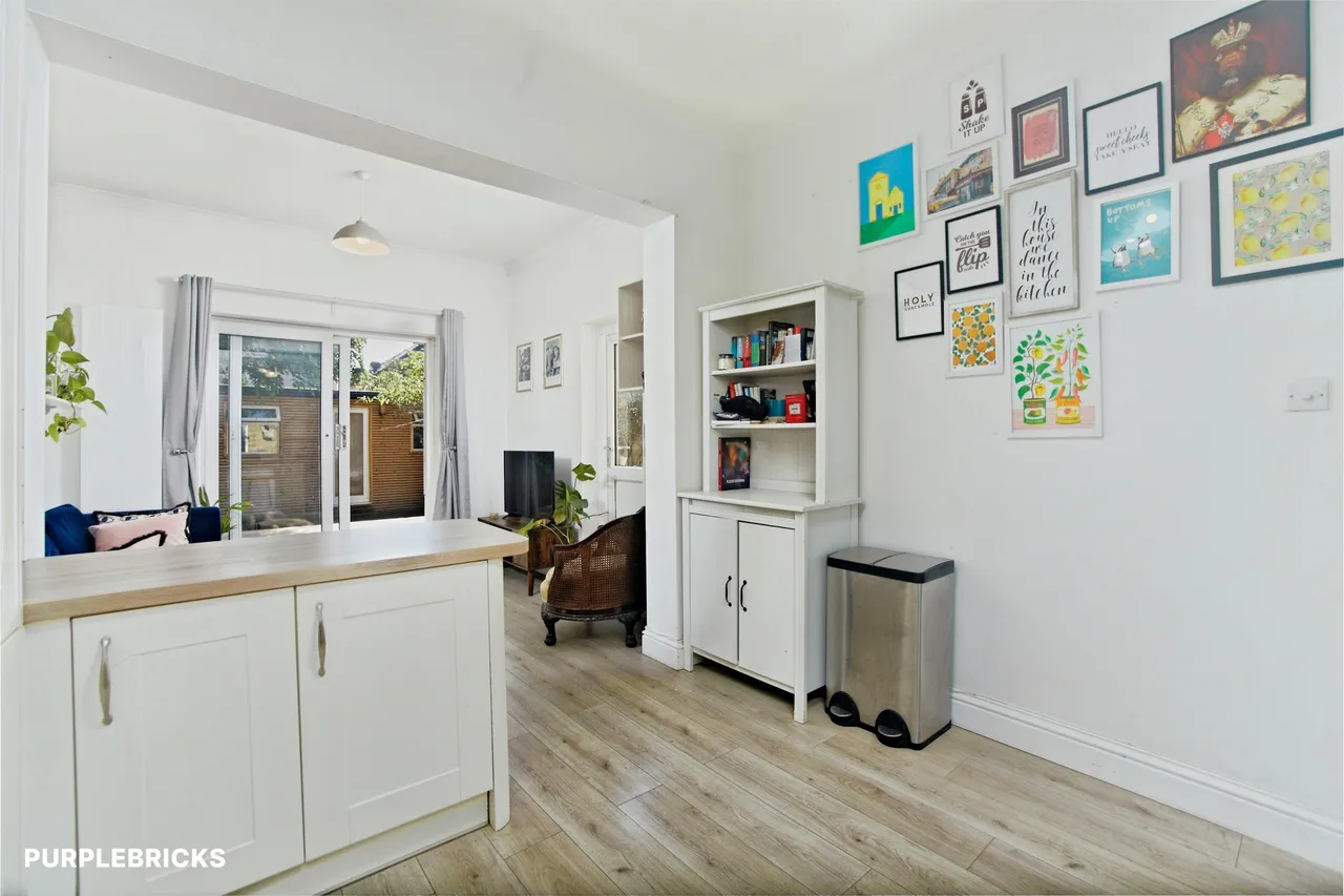 Graham Avenue, Mitcham, CR4, photo 3