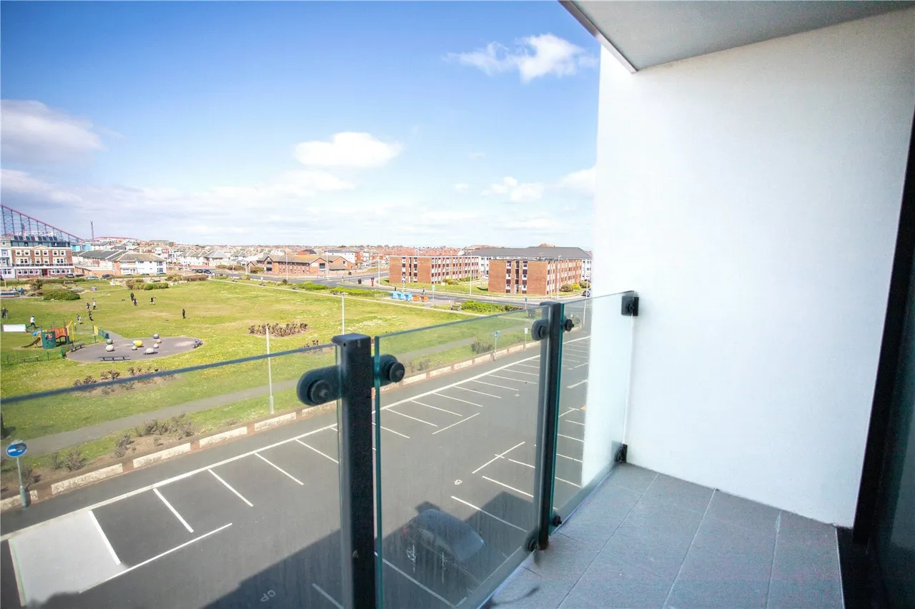 New South Promenade, Blackpool, FY4, photo 10
