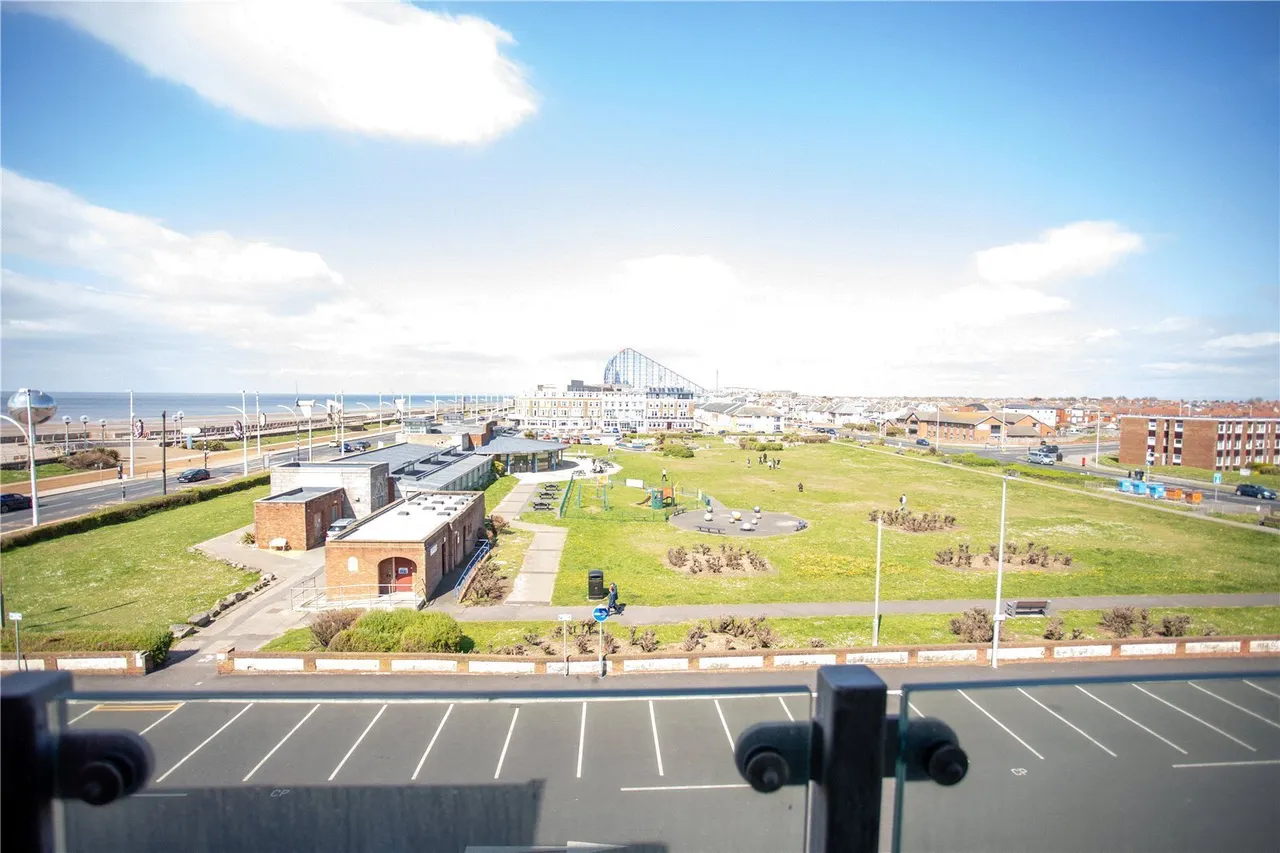 New South Promenade, Blackpool, FY4, photo 7