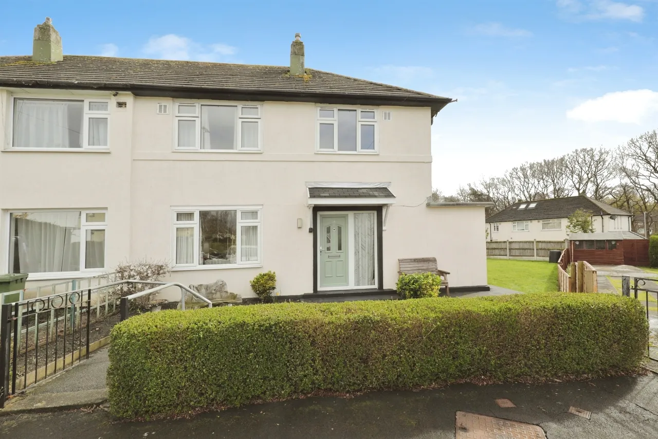 3 bed house for sale — Lingfield Gardens, Leeds