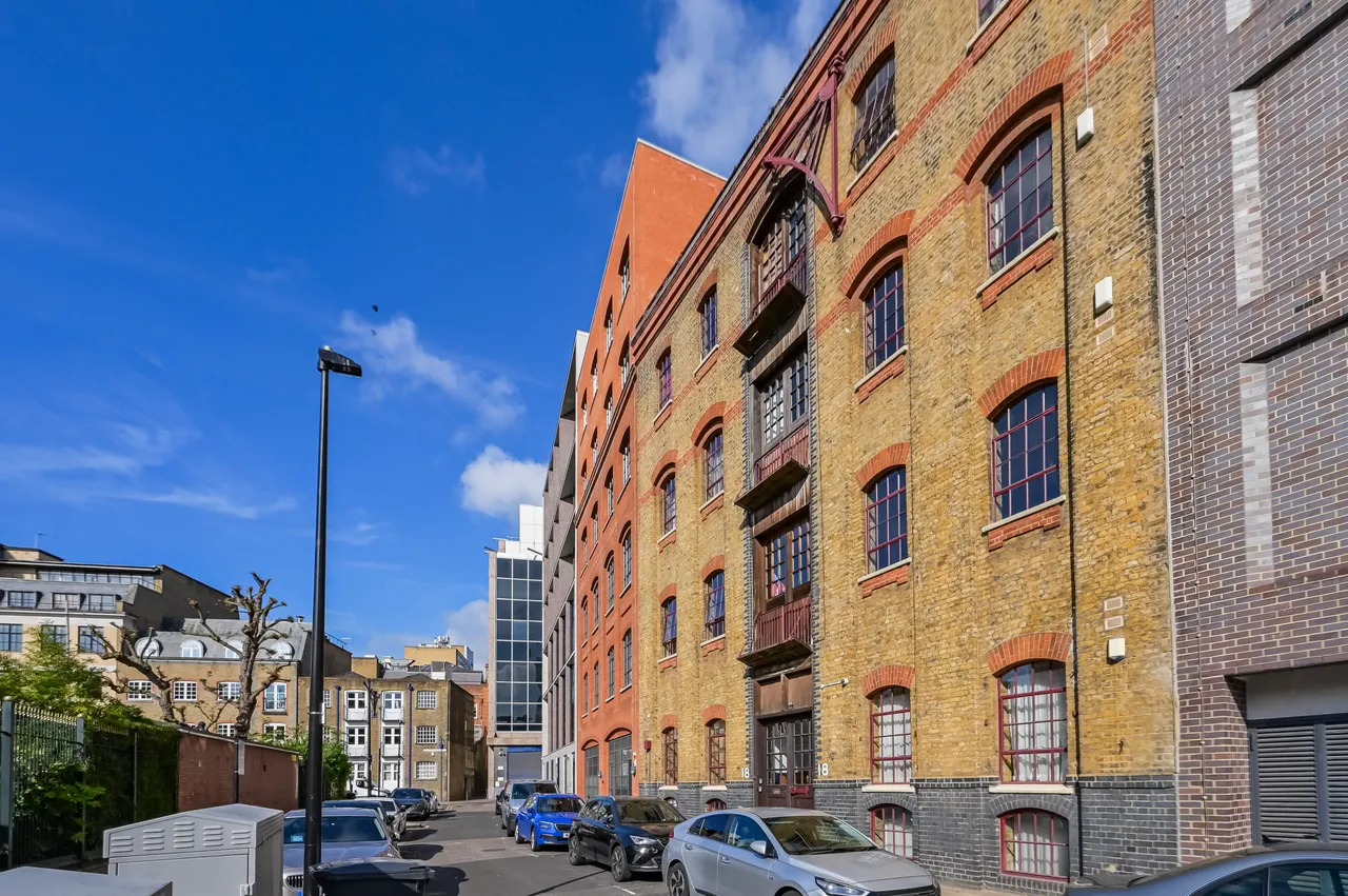 Flat 4, 18 North Tenter Street, London, photo 9