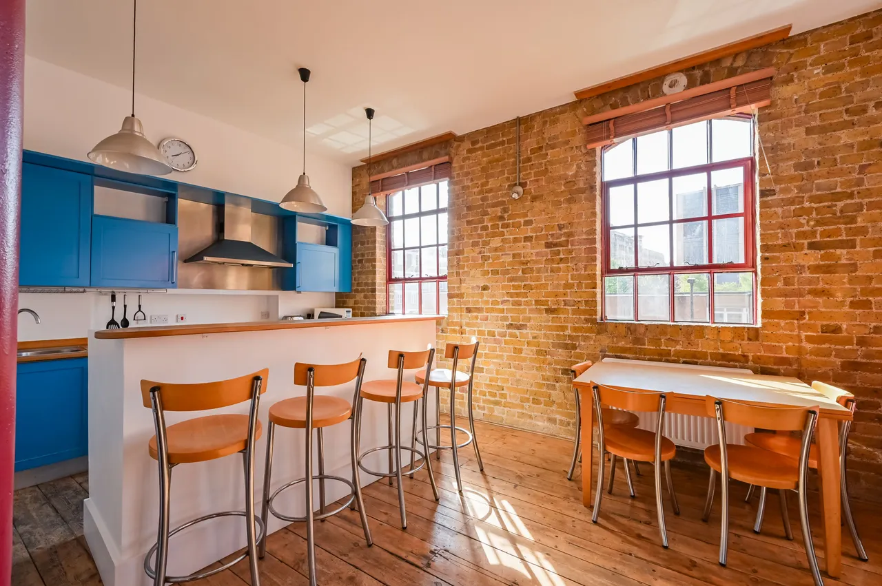 Flat 4, 18 North Tenter Street, London, photo 2