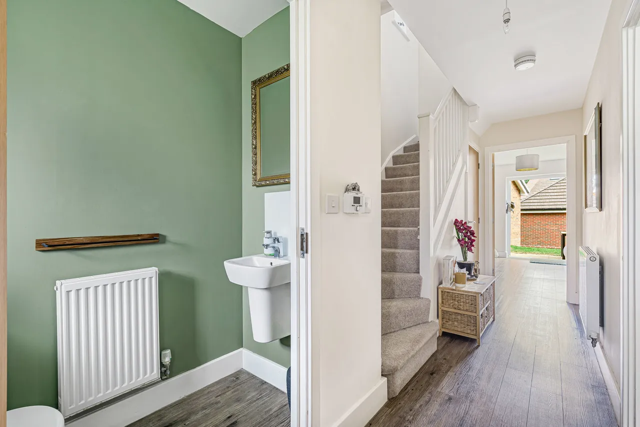 Heighes Drive, Alton, GU34, photo 4