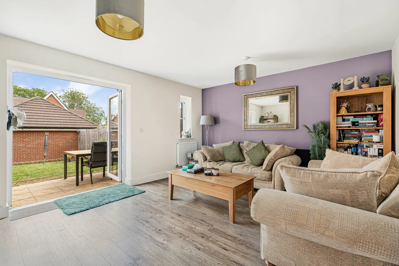 Heighes Drive, Alton, GU34, photo 2