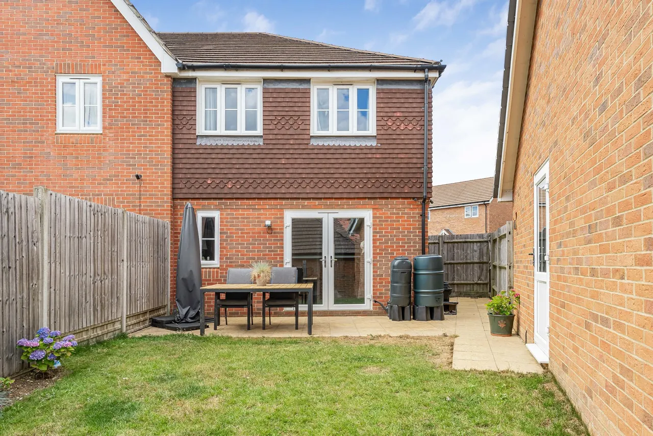 Heighes Drive, Alton, GU34, photo 15