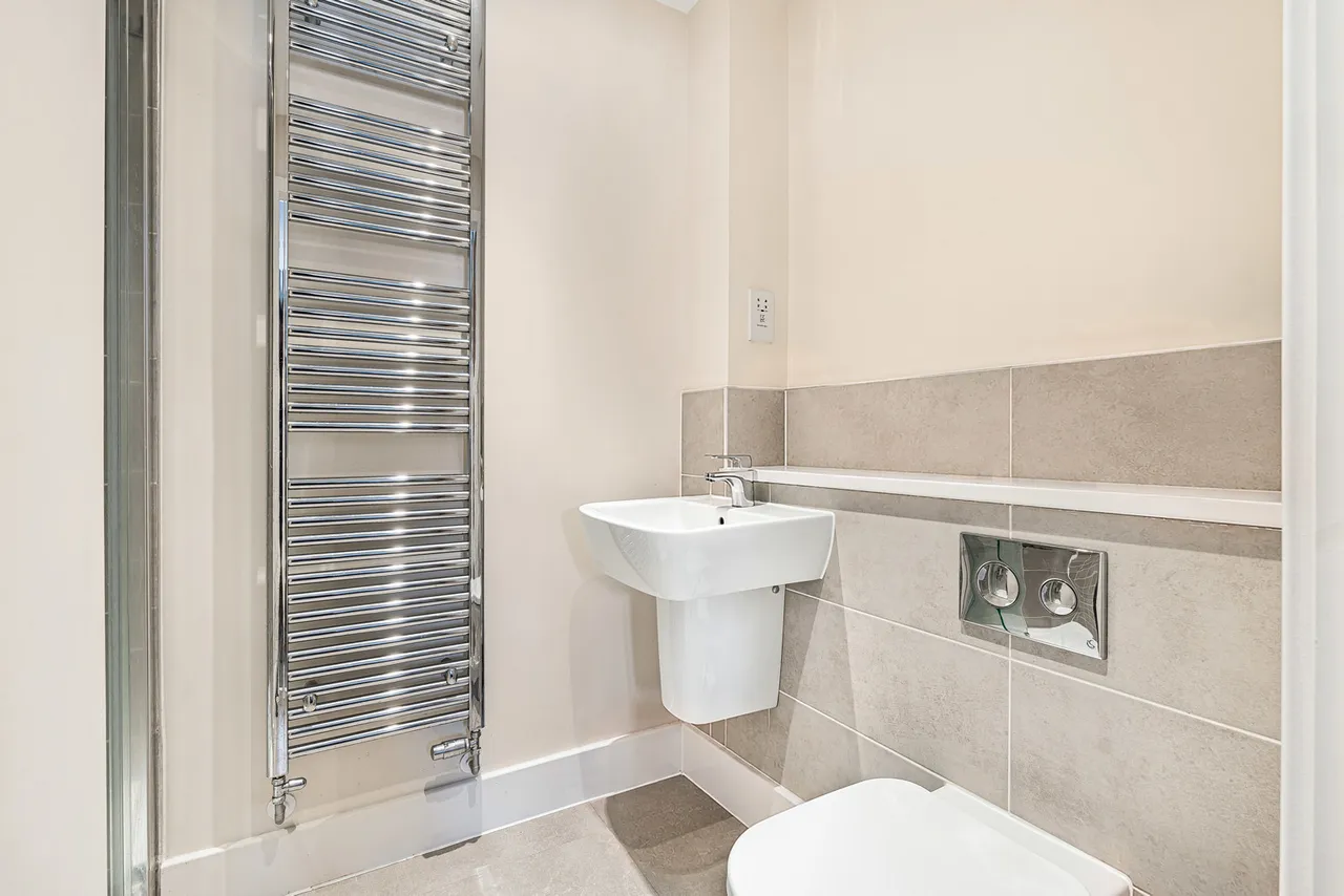 Heighes Drive, Alton, GU34, photo 6