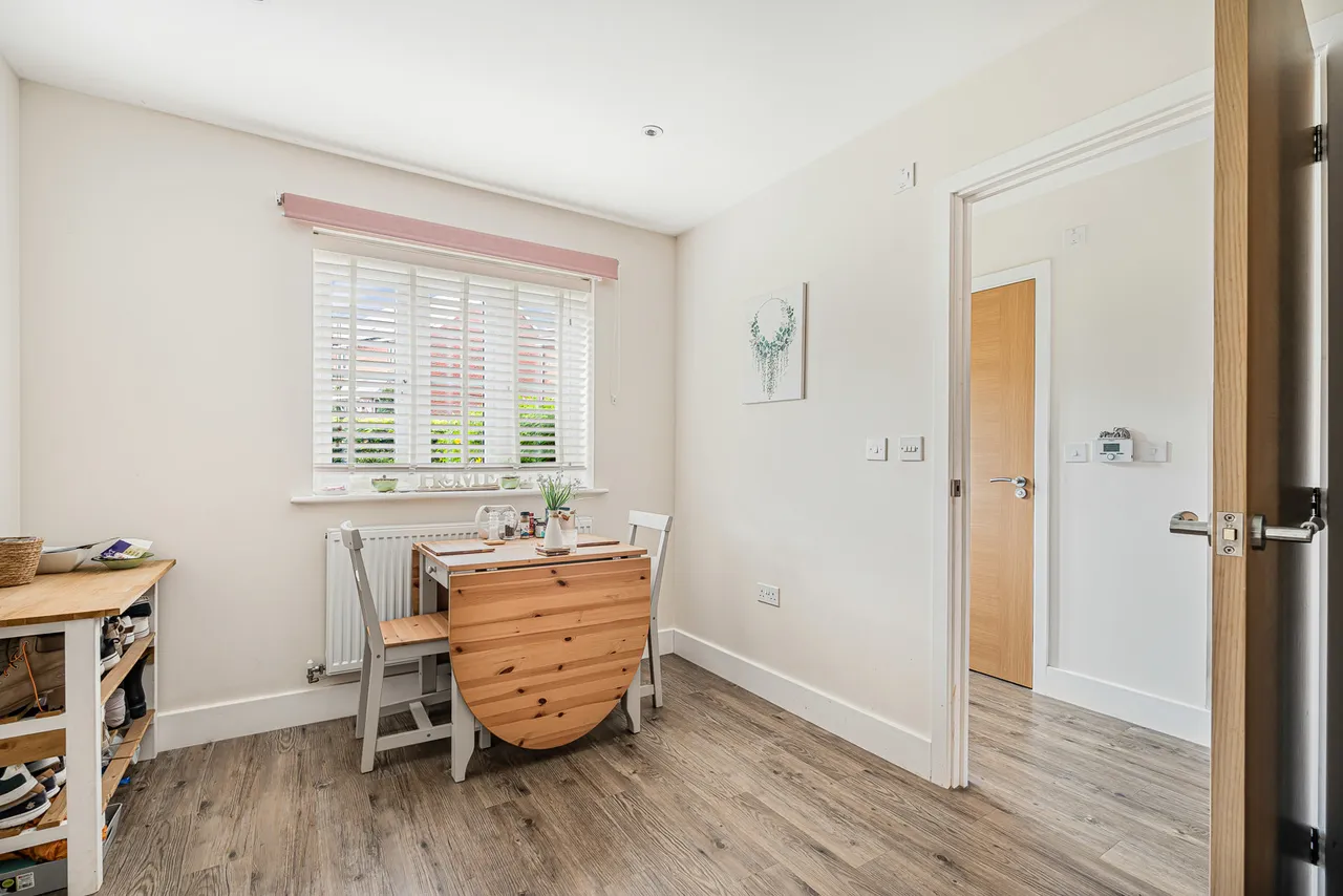Heighes Drive, Alton, GU34, photo 12