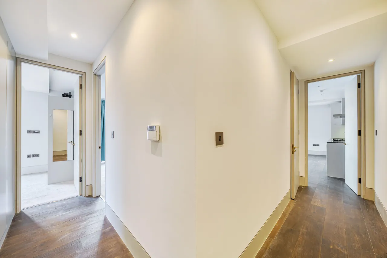 Flat 3, 14 Roger Street, London, photo 10