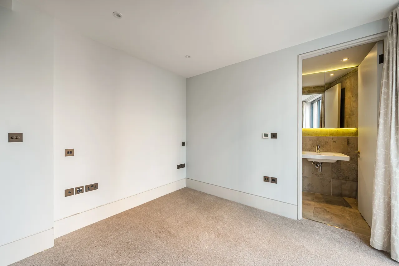 Flat 3, 14 Roger Street, London, photo 8