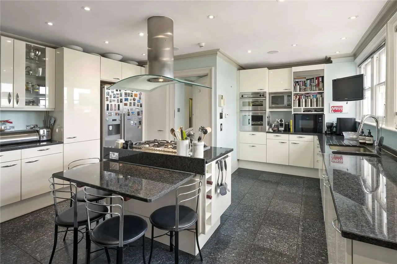 Eaton Square, London, SW1W, photo 12