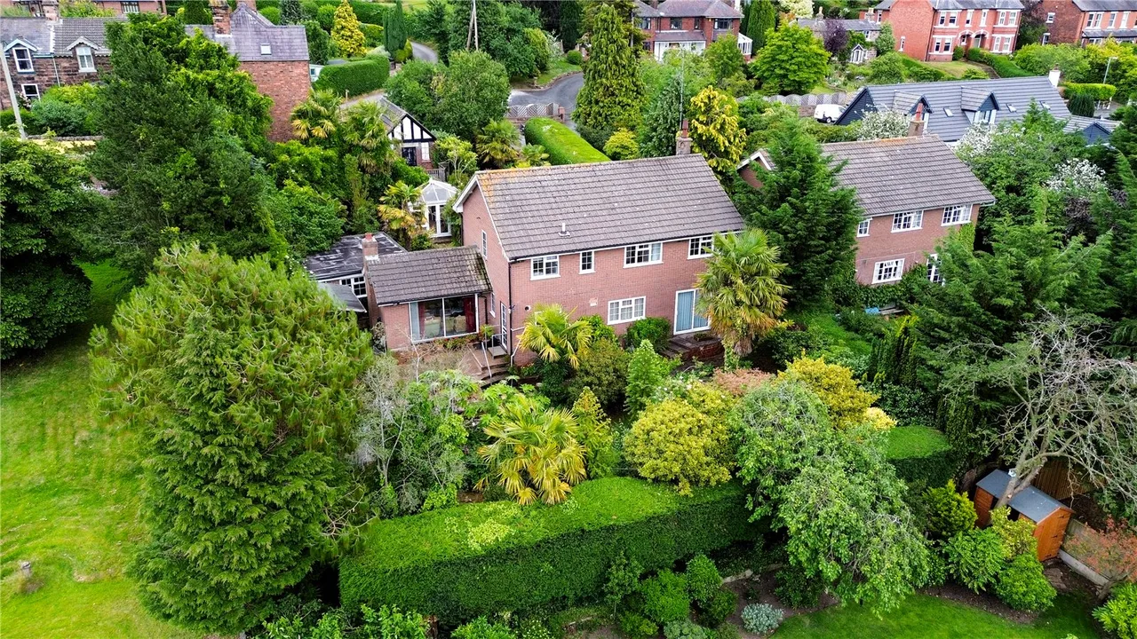 Robin Hood Lane, Helsby, Frodsham, Cheshire, WA6 9NJ, photo 8