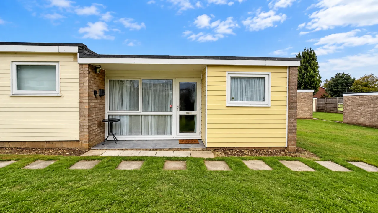 2 bed property for sale, Bermuda Holiday Park, Hemsby
