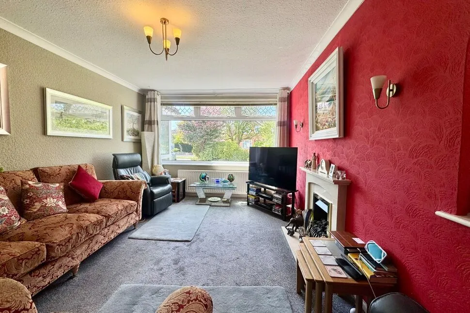 White Hart Lane, Wistaston, Cheshire, CW2, photo 2