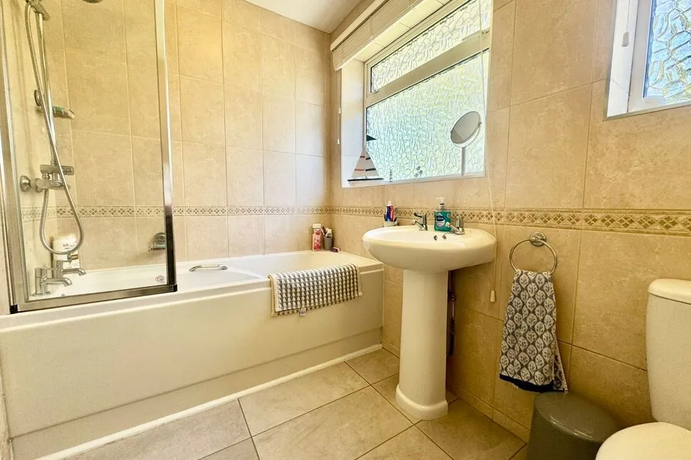 White Hart Lane, Wistaston, Cheshire, CW2, photo 8