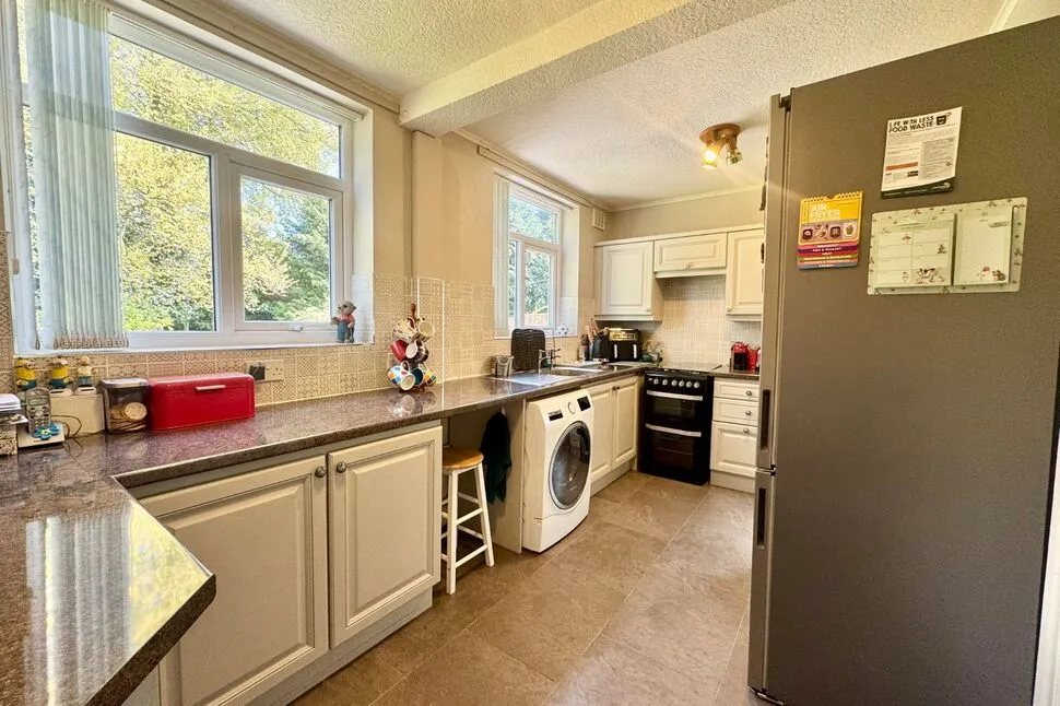 White Hart Lane, Wistaston, Cheshire, CW2, photo 6