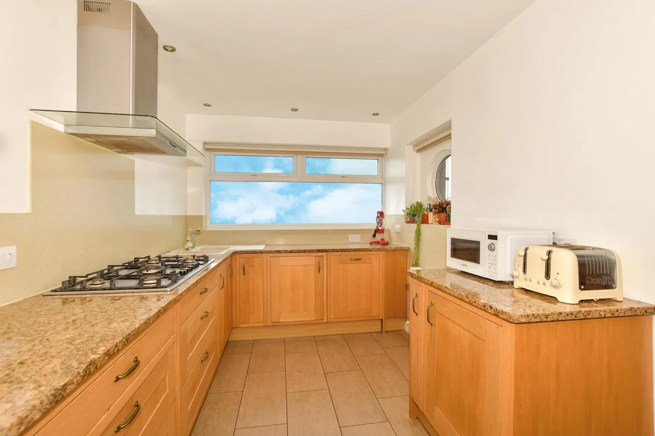 Old Dover Road, Capel-Le-Ferne, photo 6