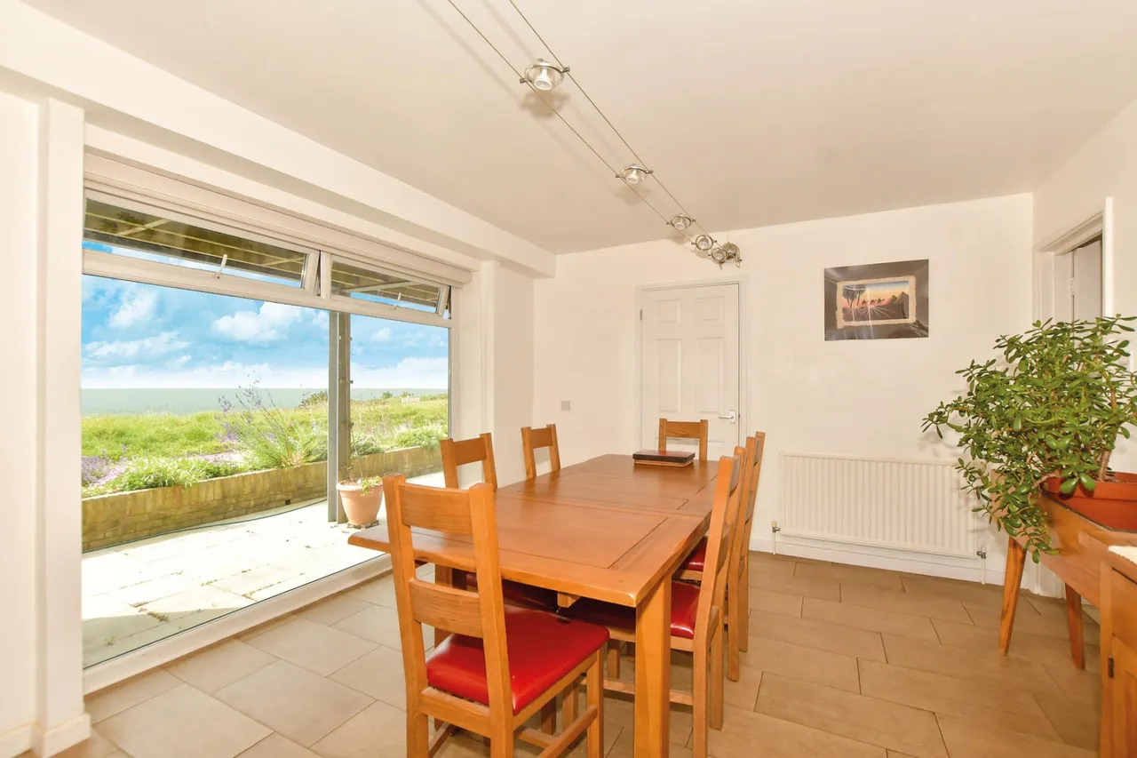 Old Dover Road, Capel-Le-Ferne, photo 5