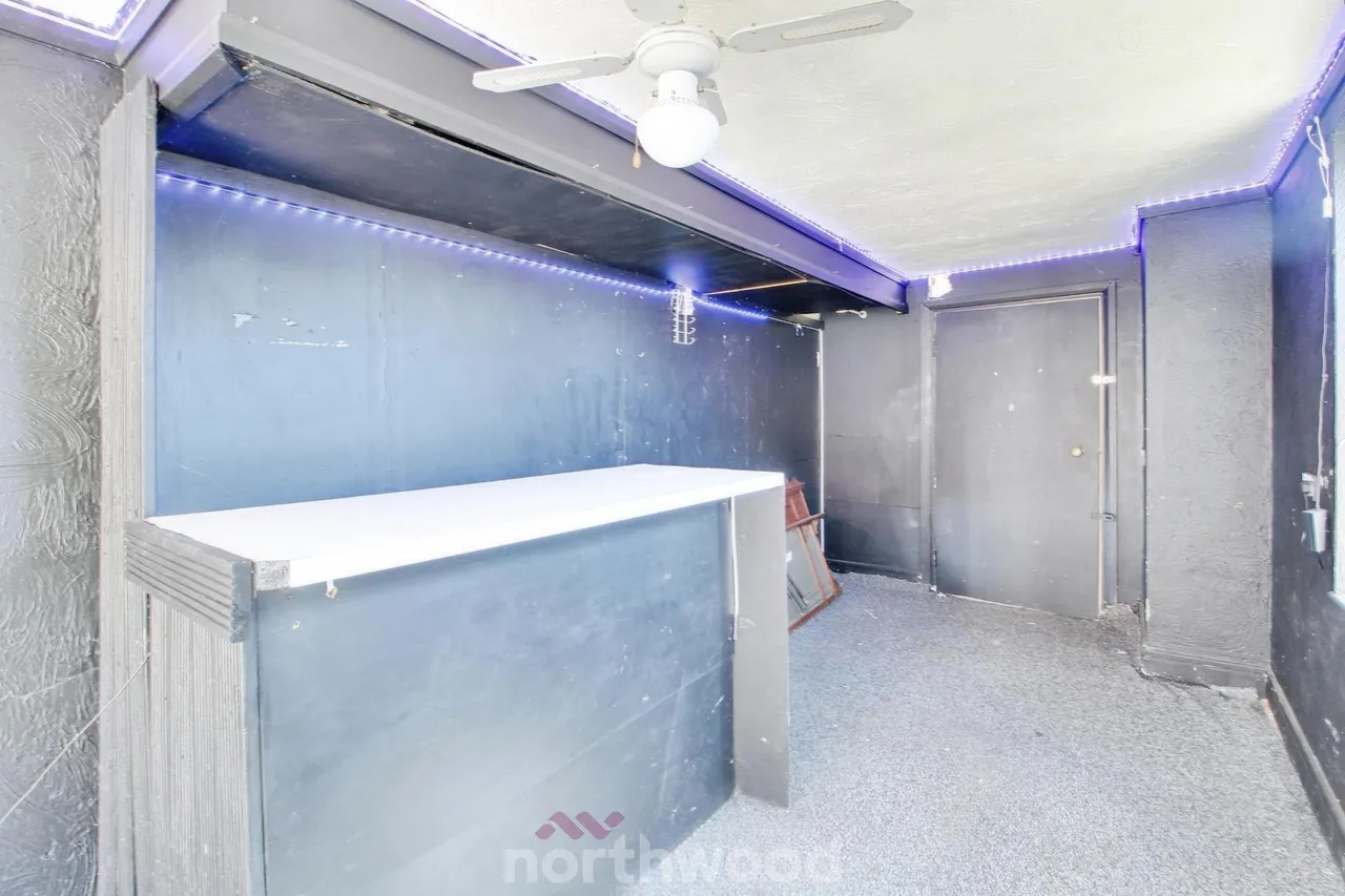 Essex Avenue, Intake, DN2, photo 19