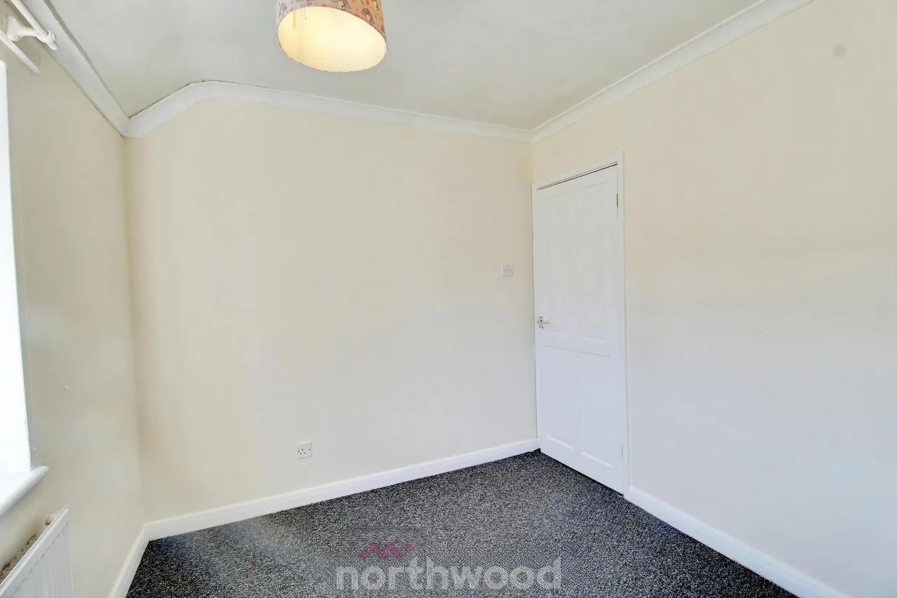 Essex Avenue, Intake, DN2, photo 7