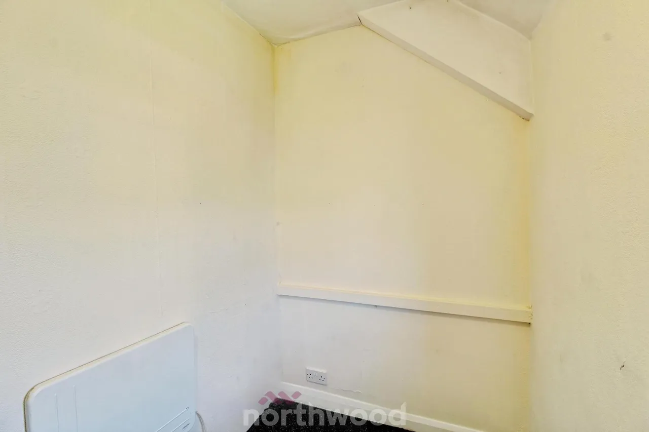 Essex Avenue, Intake, DN2, photo 11