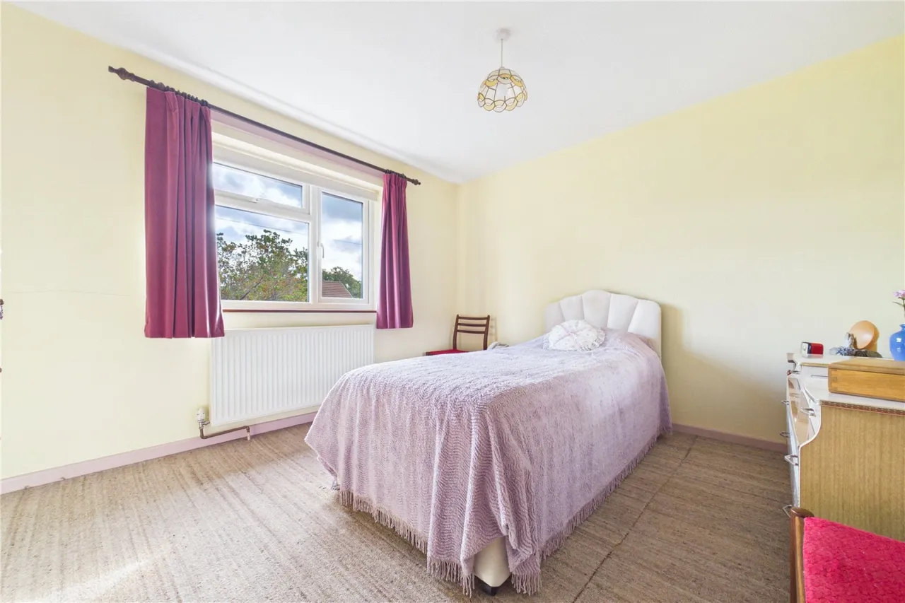 Three Firs Way, Burghfield Common, RG7, photo 9