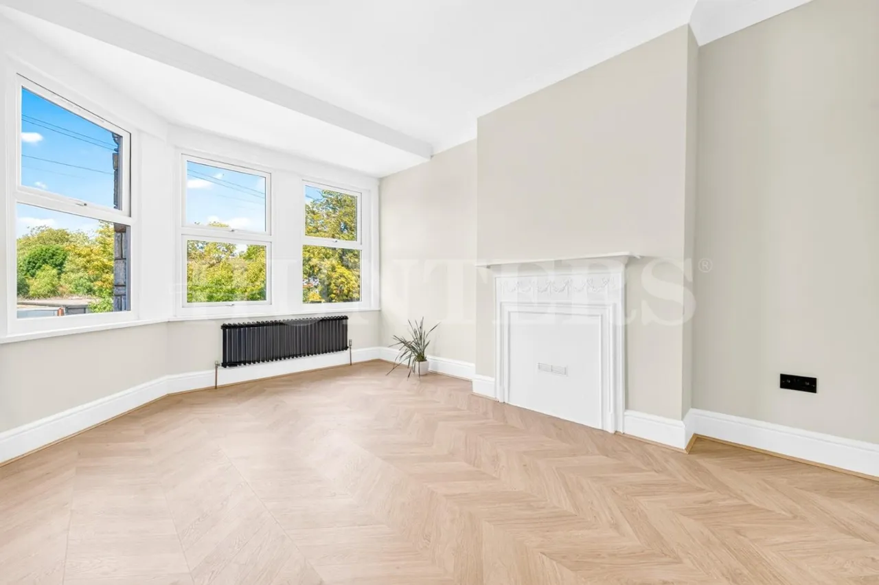 2 bed flat for sale — Keston Road, London, N17