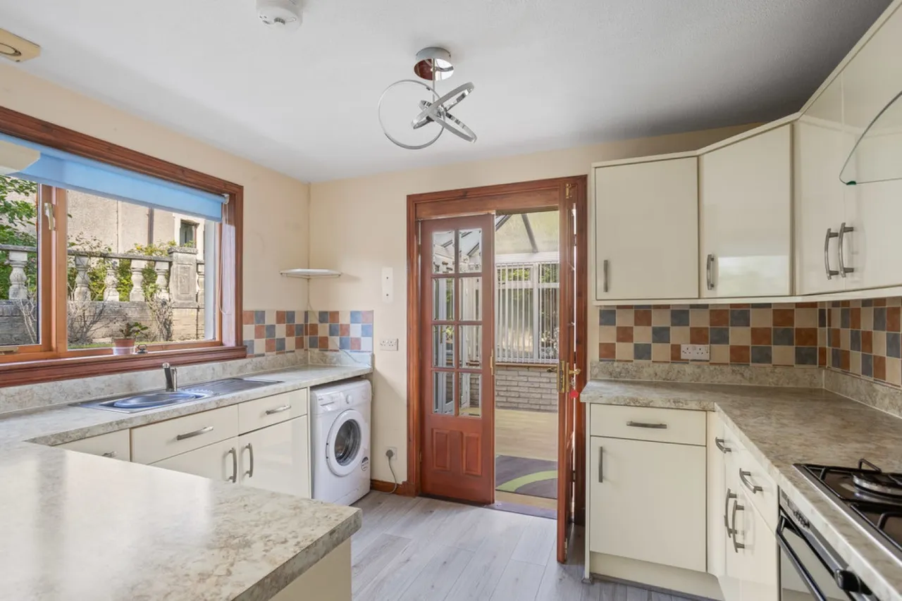 Woodlands Grove, Armadale, EH48, photo 6