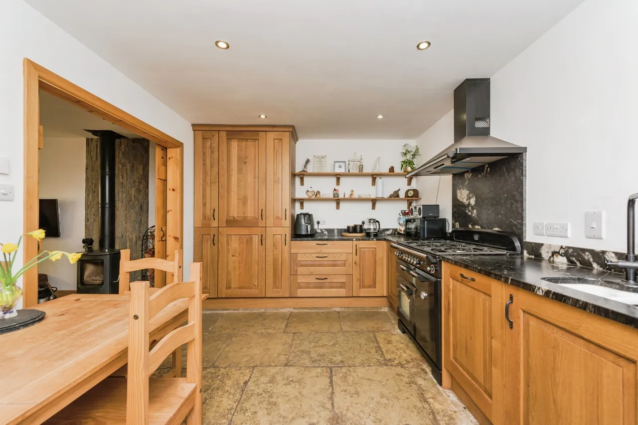 Hill Crest Farm Close, Warton, Tamworth, Warwickshire, B79, photo 11