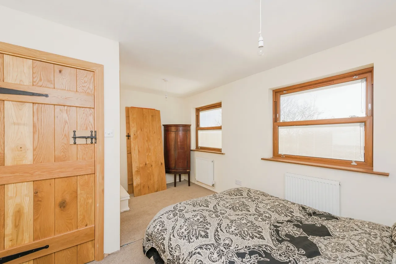 Hill Crest Farm Close, Warton, Tamworth, Warwickshire, B79, photo 13