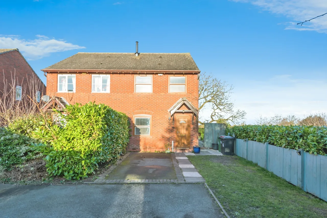 Hill Crest Farm Close, Warton, Tamworth, Warwickshire, B79, photo 17