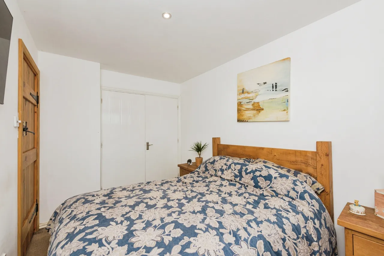 Hill Crest Farm Close, Warton, Tamworth, Warwickshire, B79, photo 15