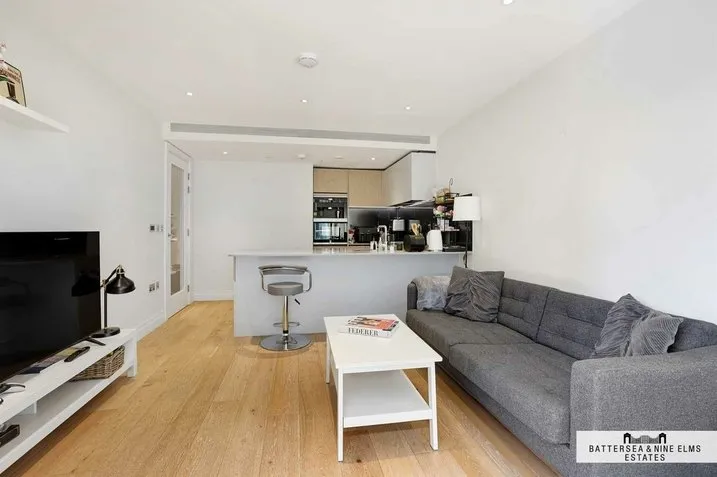 2 bed flat for sale, Riverlight Quay, London, SW11