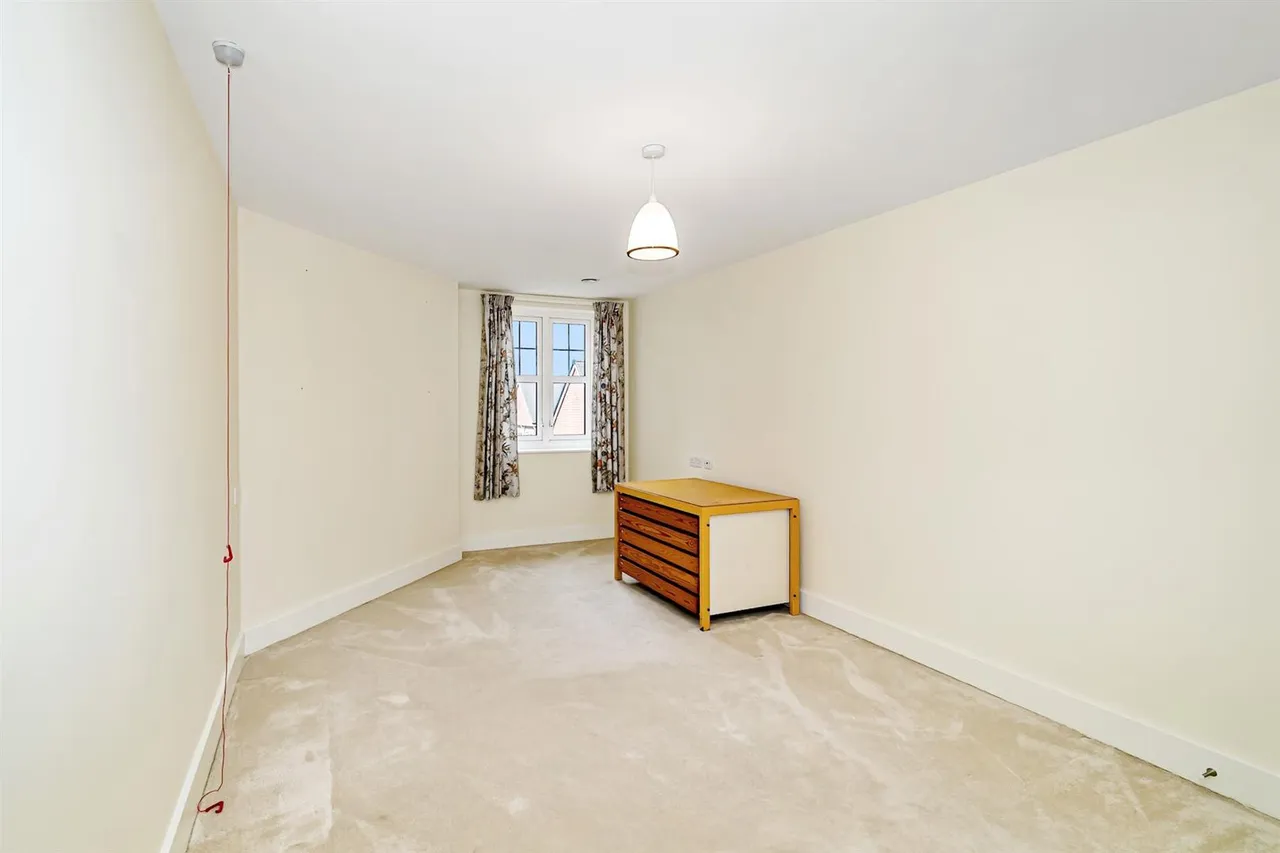 St. Lukes Road, Maidenhead, SL6, photo 4