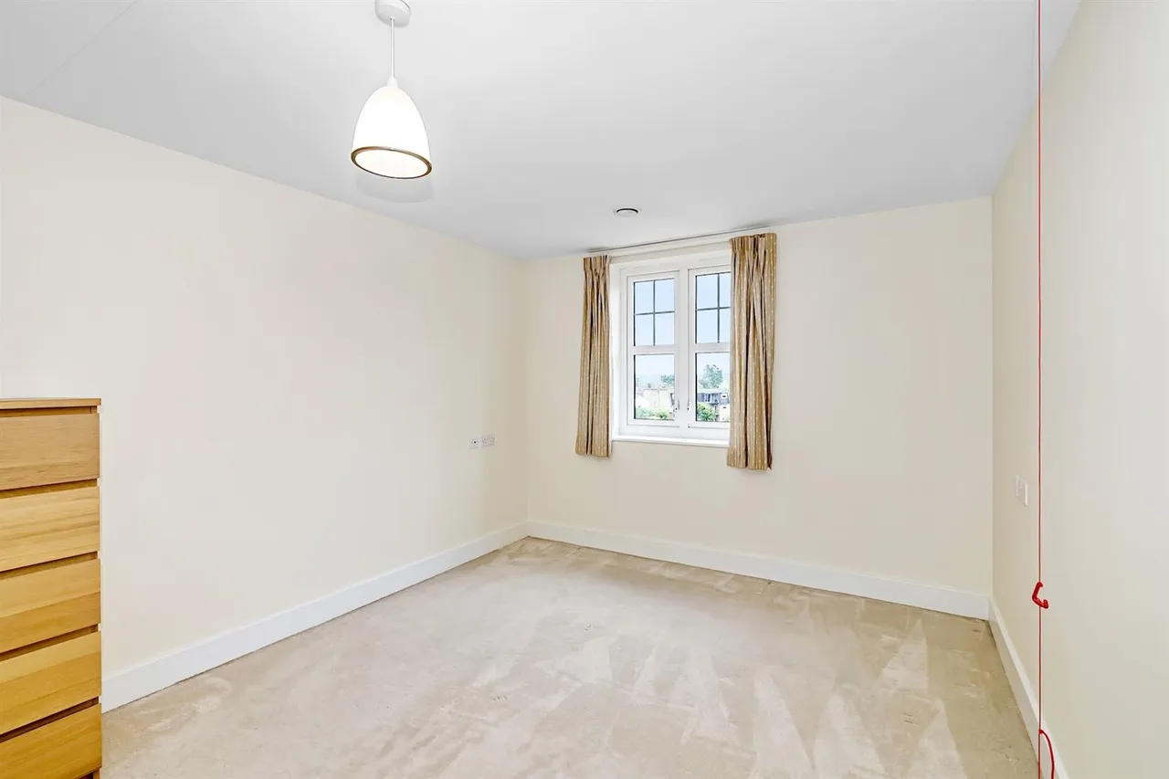 St. Lukes Road, Maidenhead, SL6, photo 5