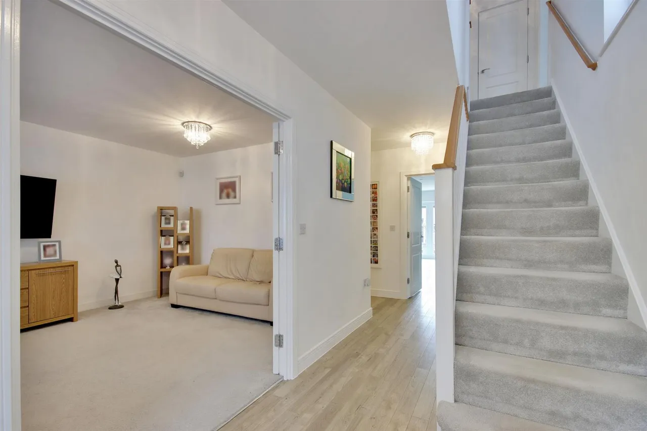 Burton Avenue, Leigh, photo 6