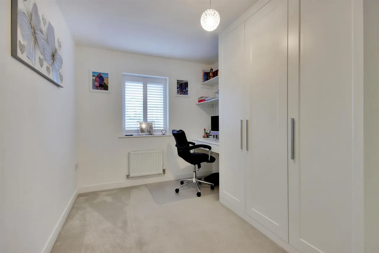 Burton Avenue, Leigh, photo 17