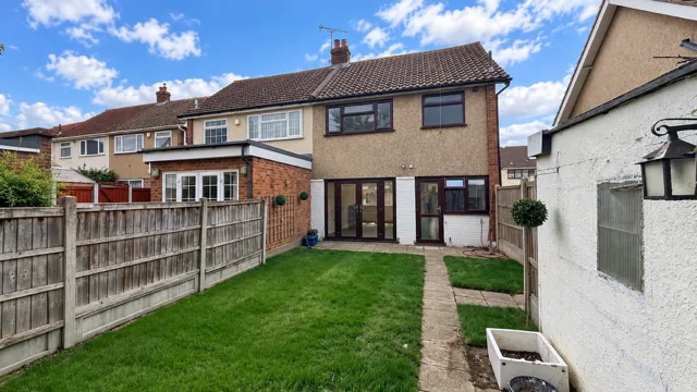 Hampshire Road, RM11, photo 16