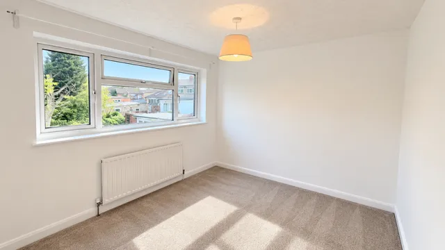 Hampshire Road, RM11, photo 9