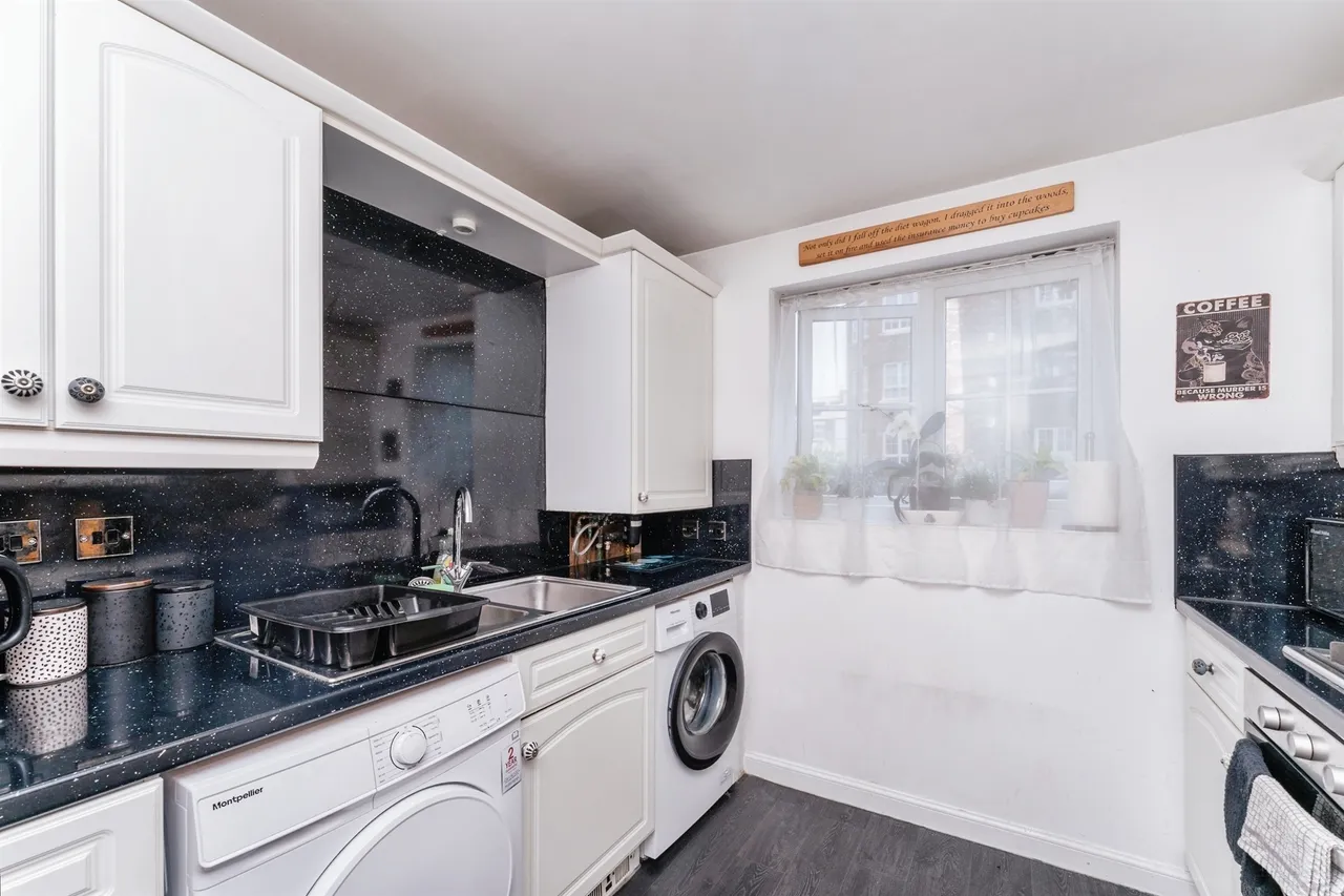Thomas Brassey Close, Chester, CH2, photo 2