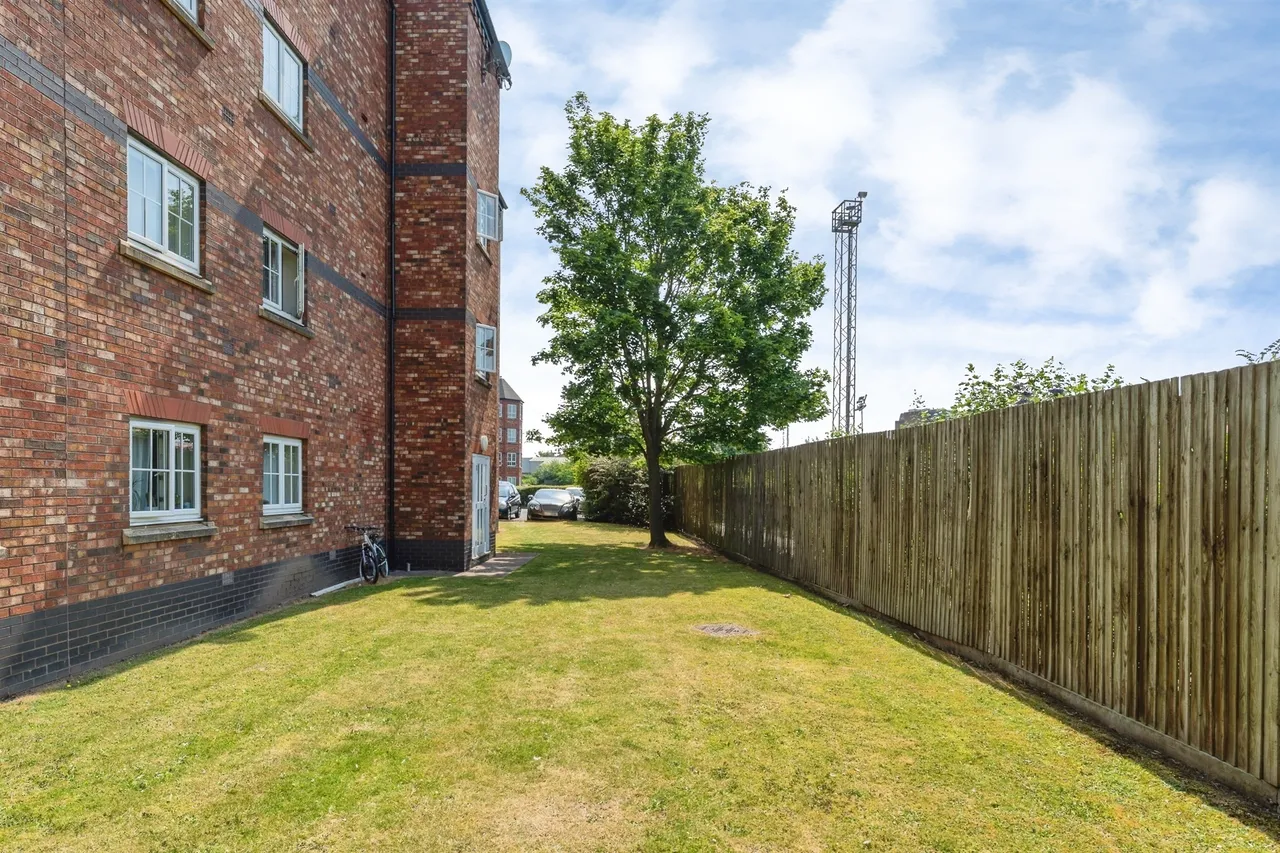 Thomas Brassey Close, Chester, CH2, photo 15