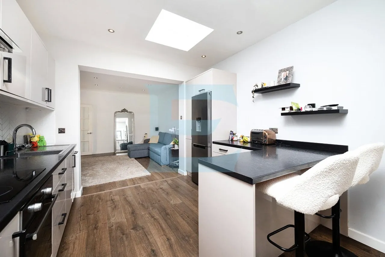 Tithe Close, Mill Hill, NW7, photo 13