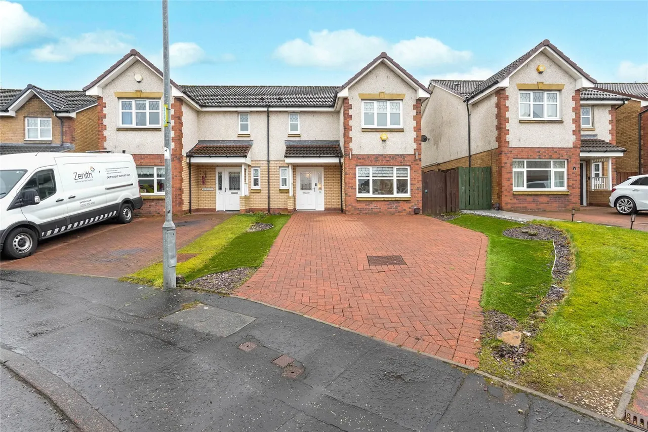 3 bed house for sale — Mathieson Crescent, Stepps, Glasgow, North Lanarkshire, G33