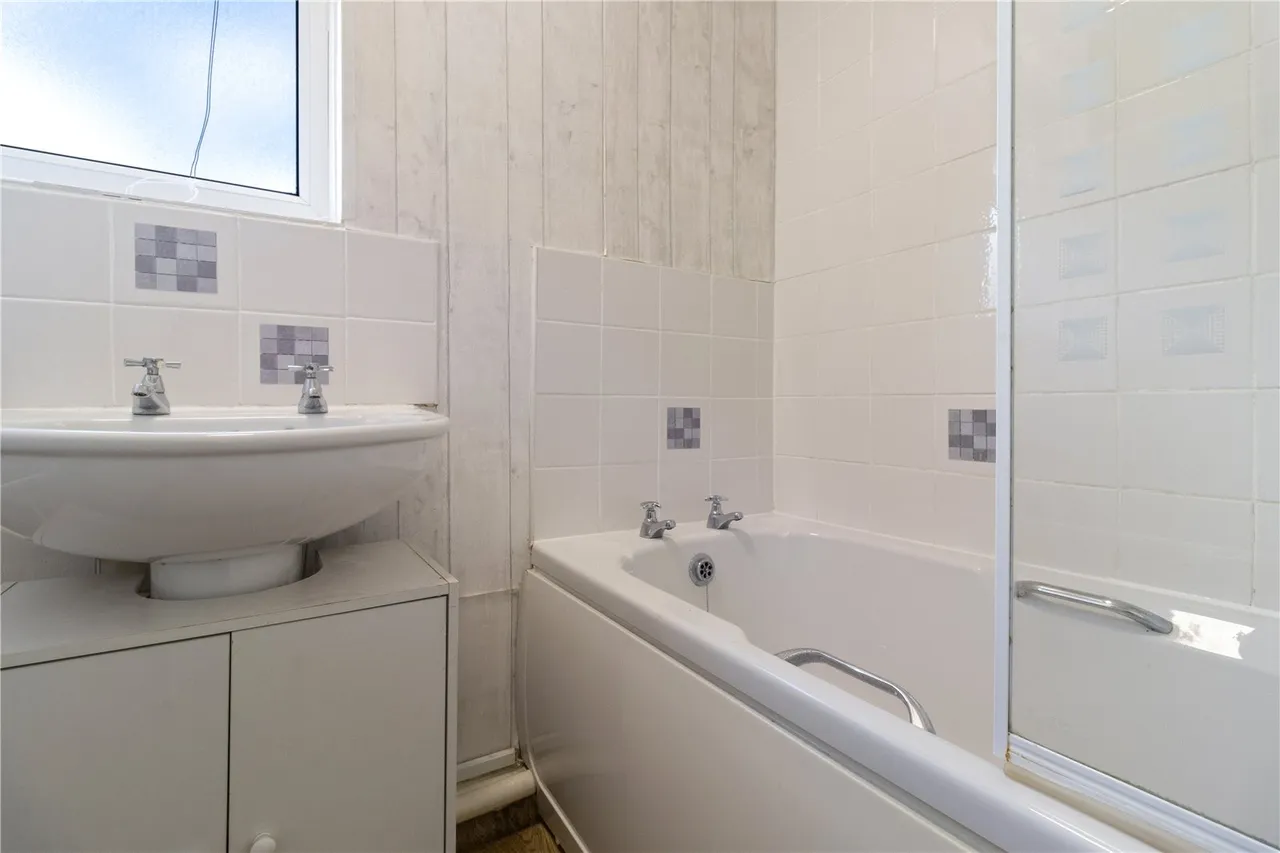 Swans Walk, Alvechurch, Birmingham, B48 7NQ, photo 10