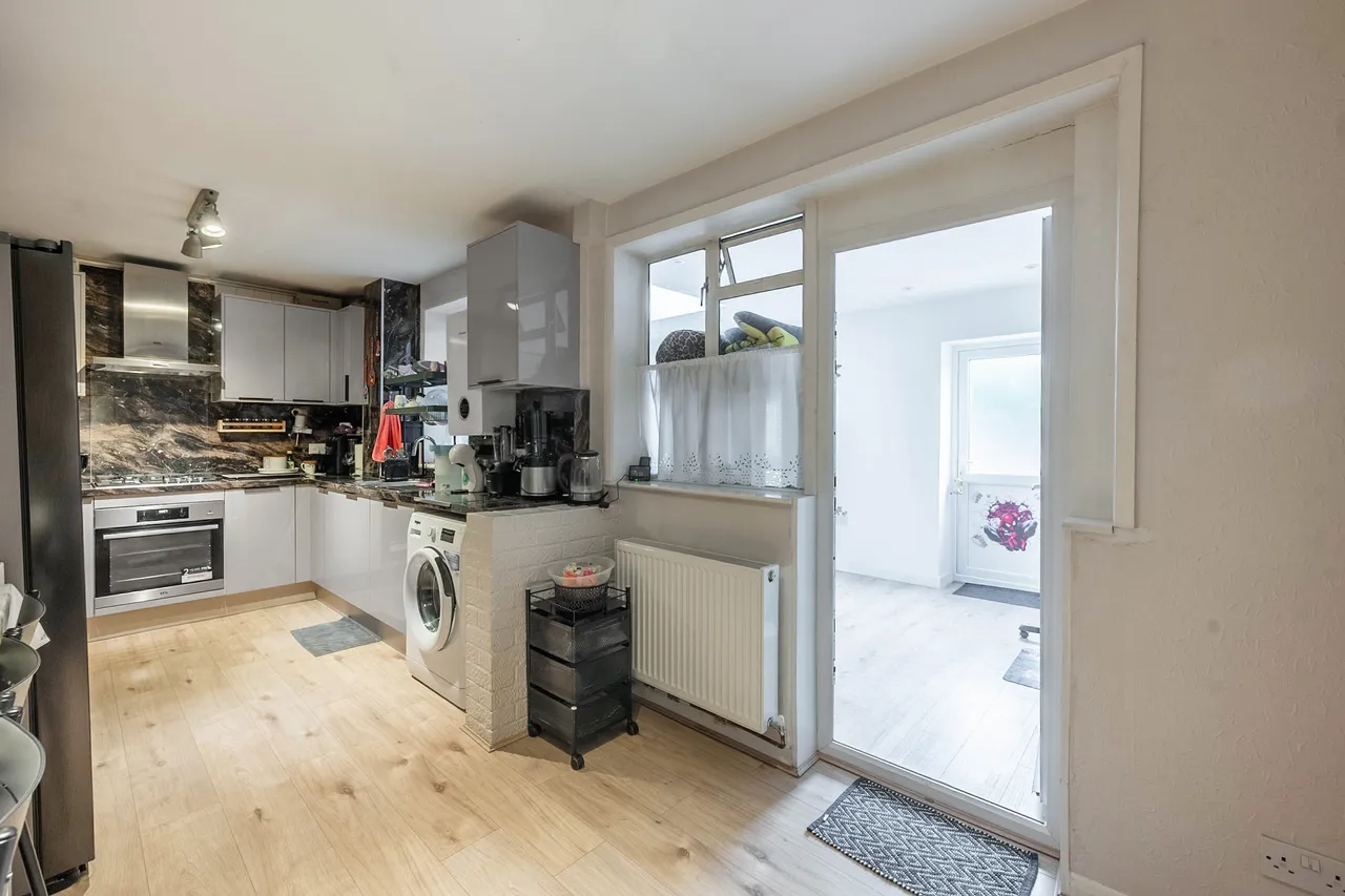 Northolt, UB5, photo 6