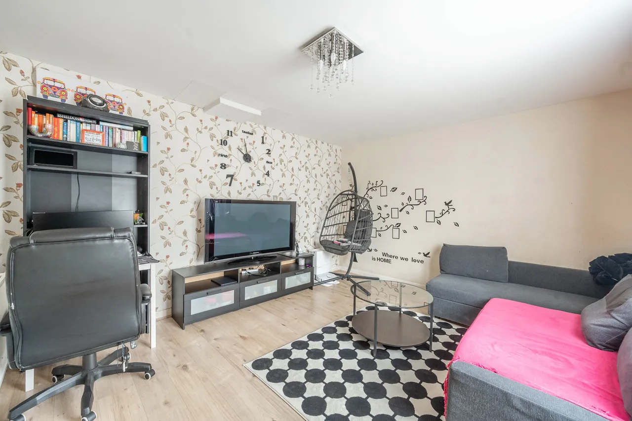 Northolt, UB5, photo 11
